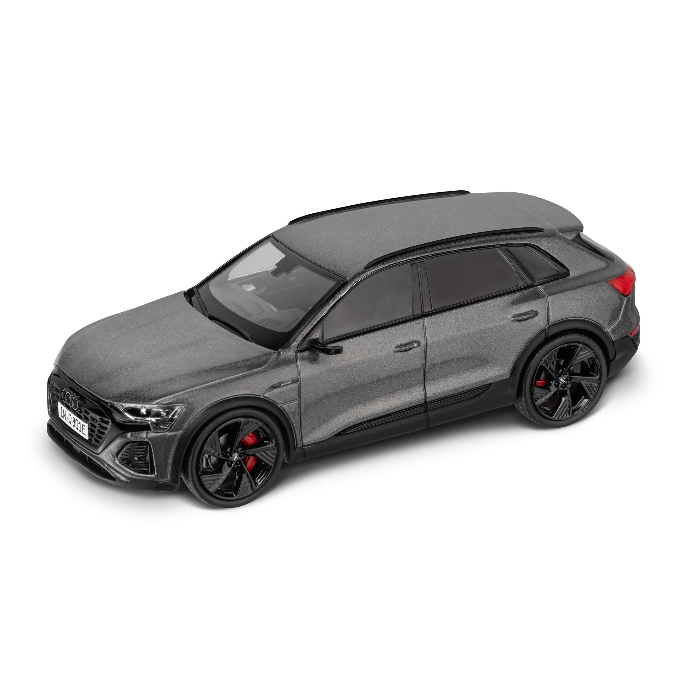 Audi Q8 etron, chronos grey, 143 Seriesproduction models Model