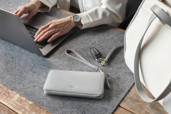 Audi Uhr, Damen, gold/weiß/grau